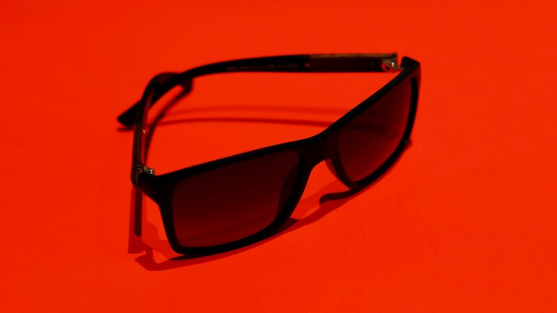 Best Dark Sunglasses for Migraine Sufferers in 2026: 5 Polarized Picks That Block Triggers Outdoors