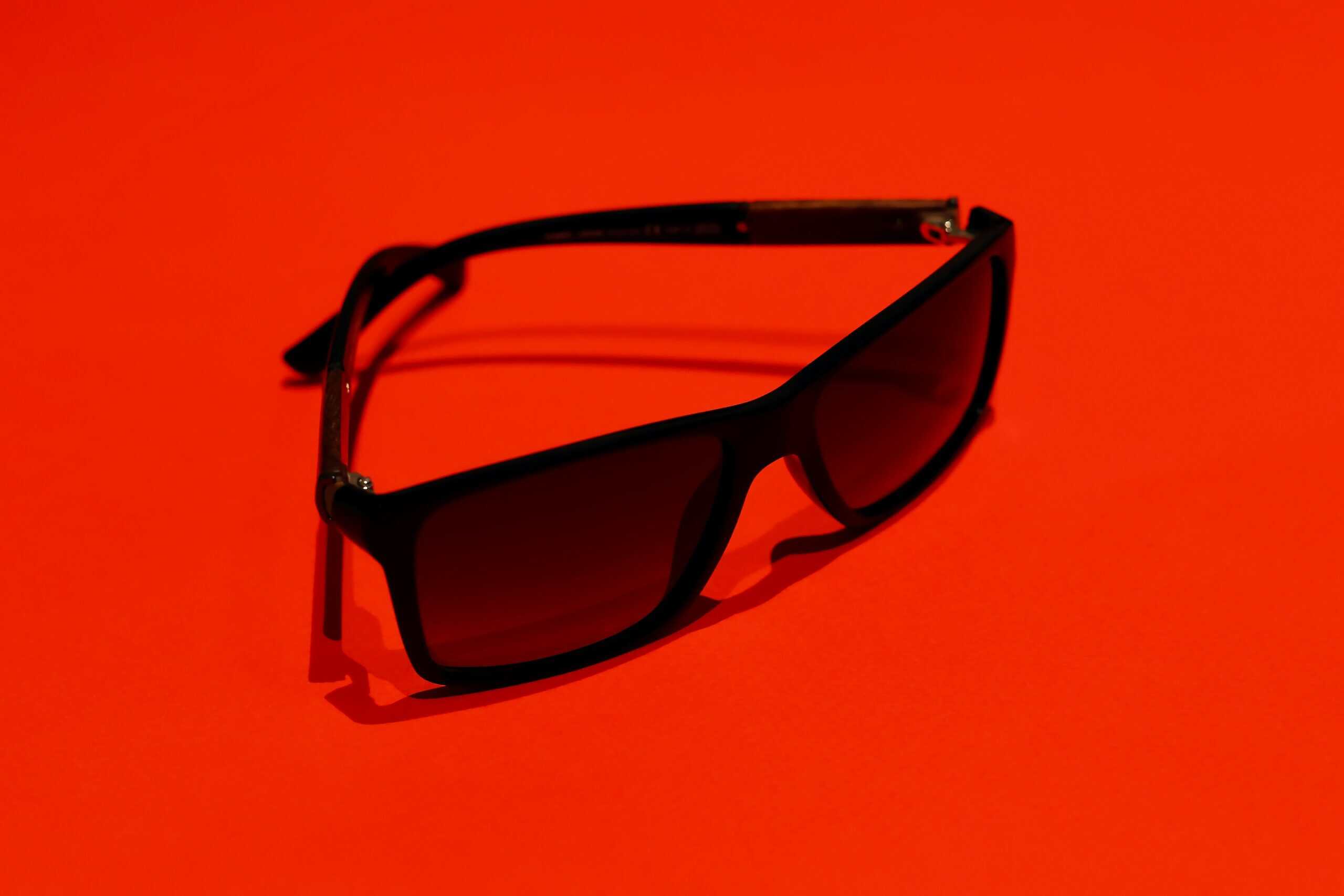 Best Dark Sunglasses for Migraine Sufferers in 2026: 5 Polarized Picks That Block Triggers Outdoors