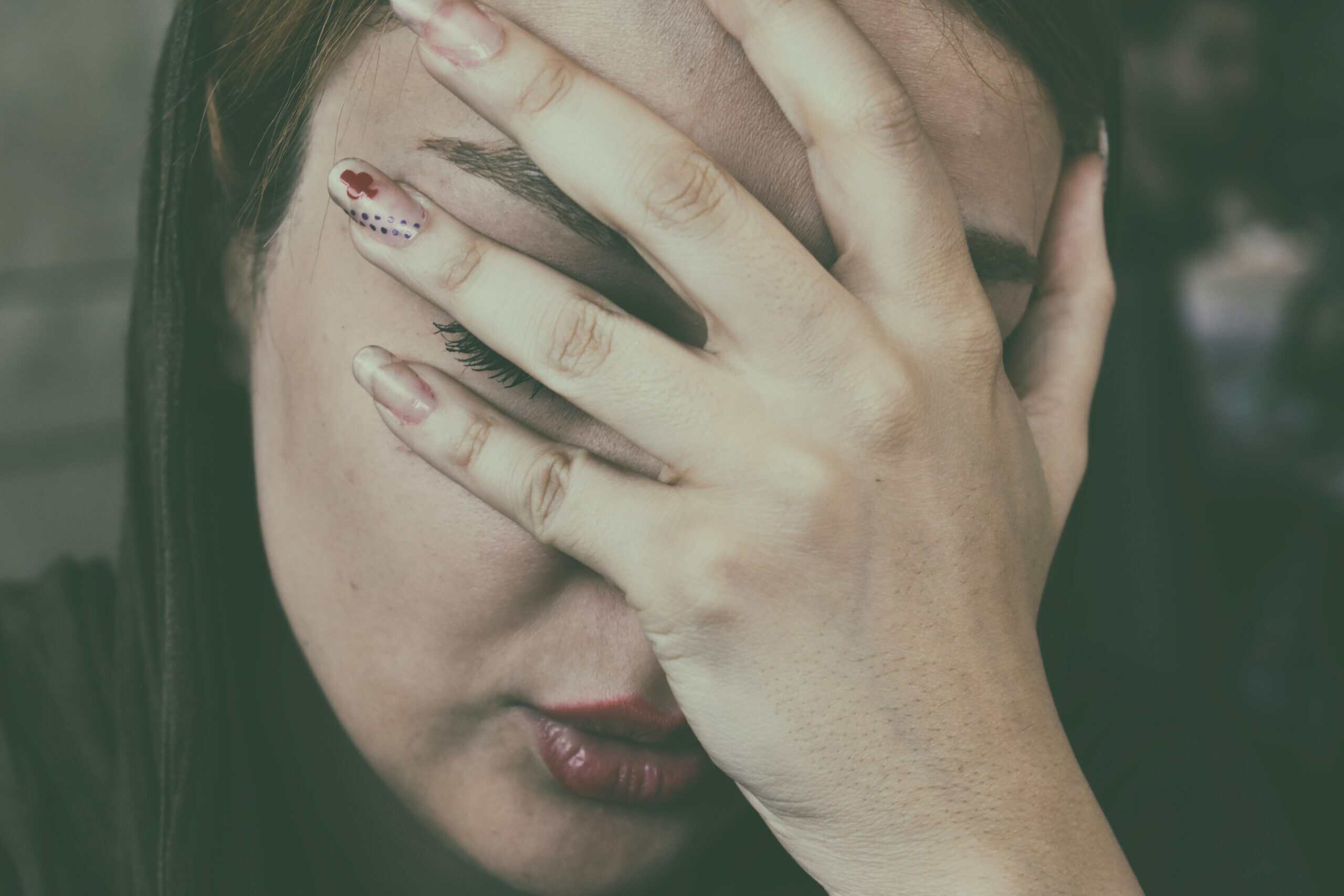 Migraine Food Triggers List in 2026: A Complete Guide to the Foods, Drinks, and Ingredients That Cause Attacks (and How to Identify Yours)