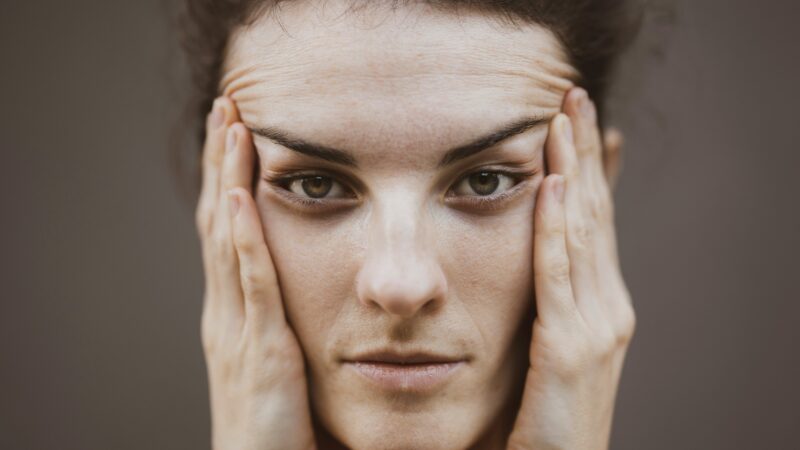 Migraine vs Headache: How to Tell the Difference in 2026 (Symptoms, Causes, Treatment, and When to See a Doctor)