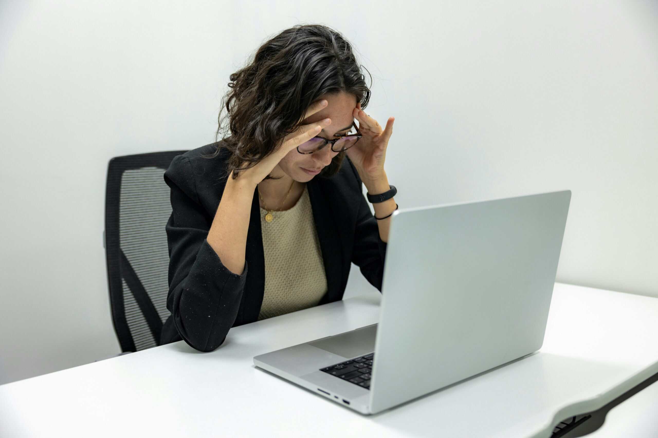 Breaking the Cycle: How Stress Triggers Migraines & How to Stop It