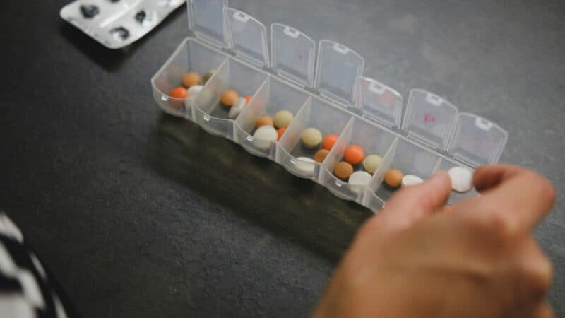 Best Pill Organizers for Migraine Medication in 2026: Rescue Access, Tracking, and Overuse Awareness