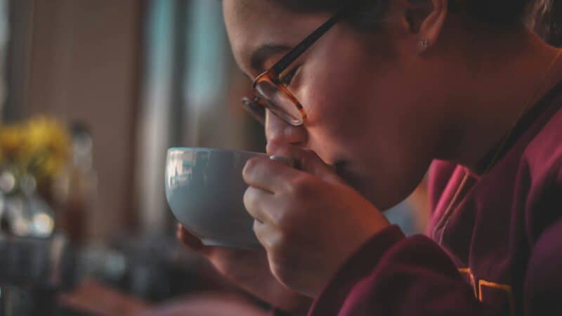 Can Caffeine Help a Migraine? The Double-Edged Relationship Explained