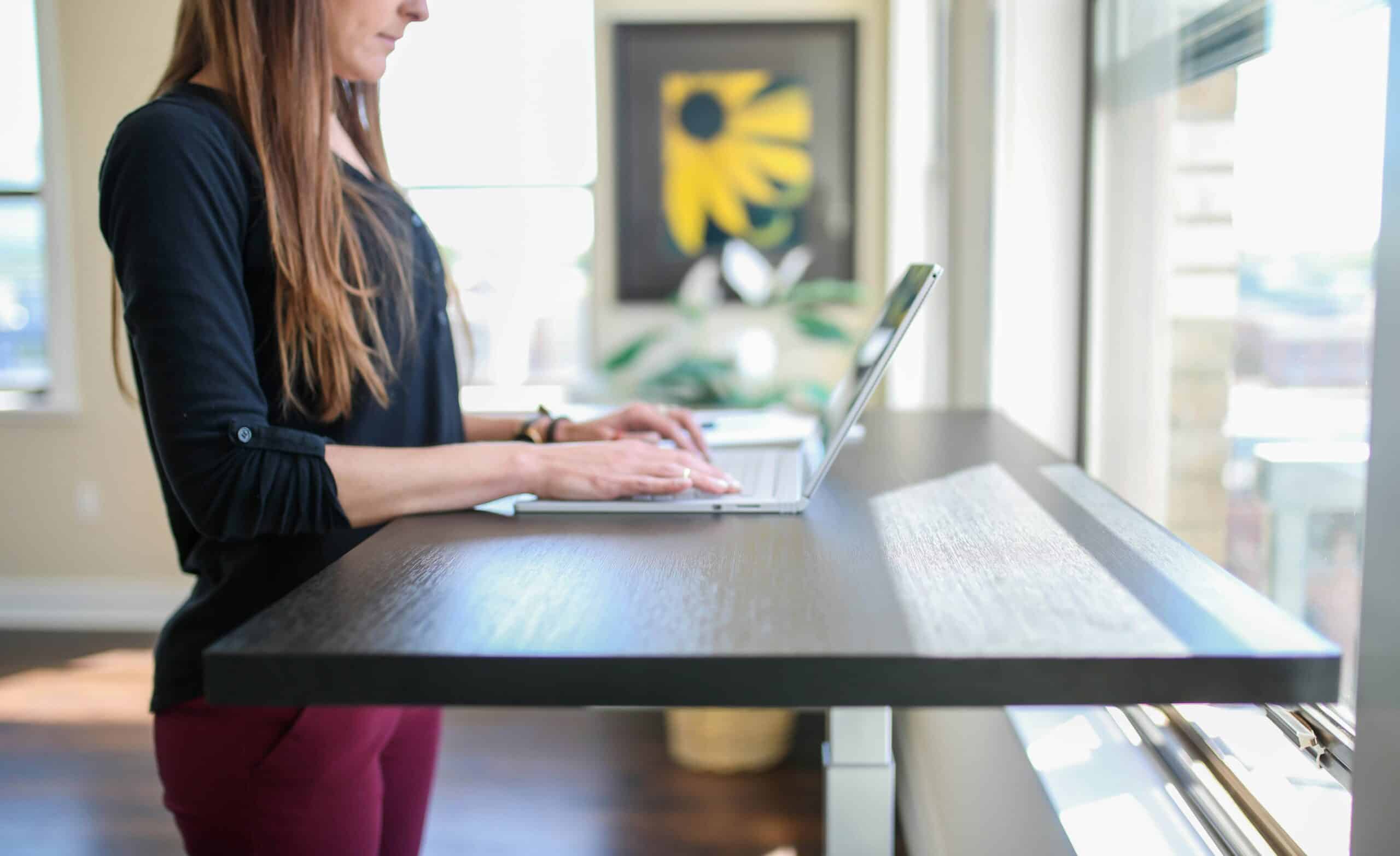 Best Standing Desks for Migraine in 2026: Change Position Without Changing Jobs