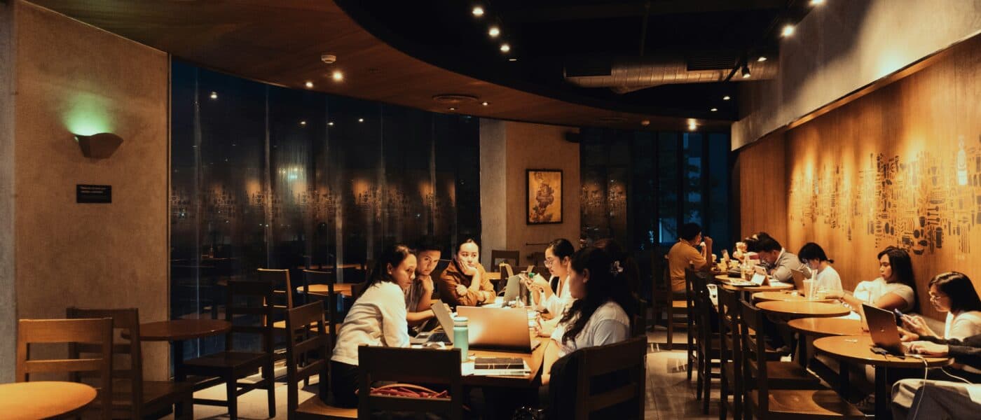 How to Handle a Migraine at a Restaurant: Easy Stress-Free Guide