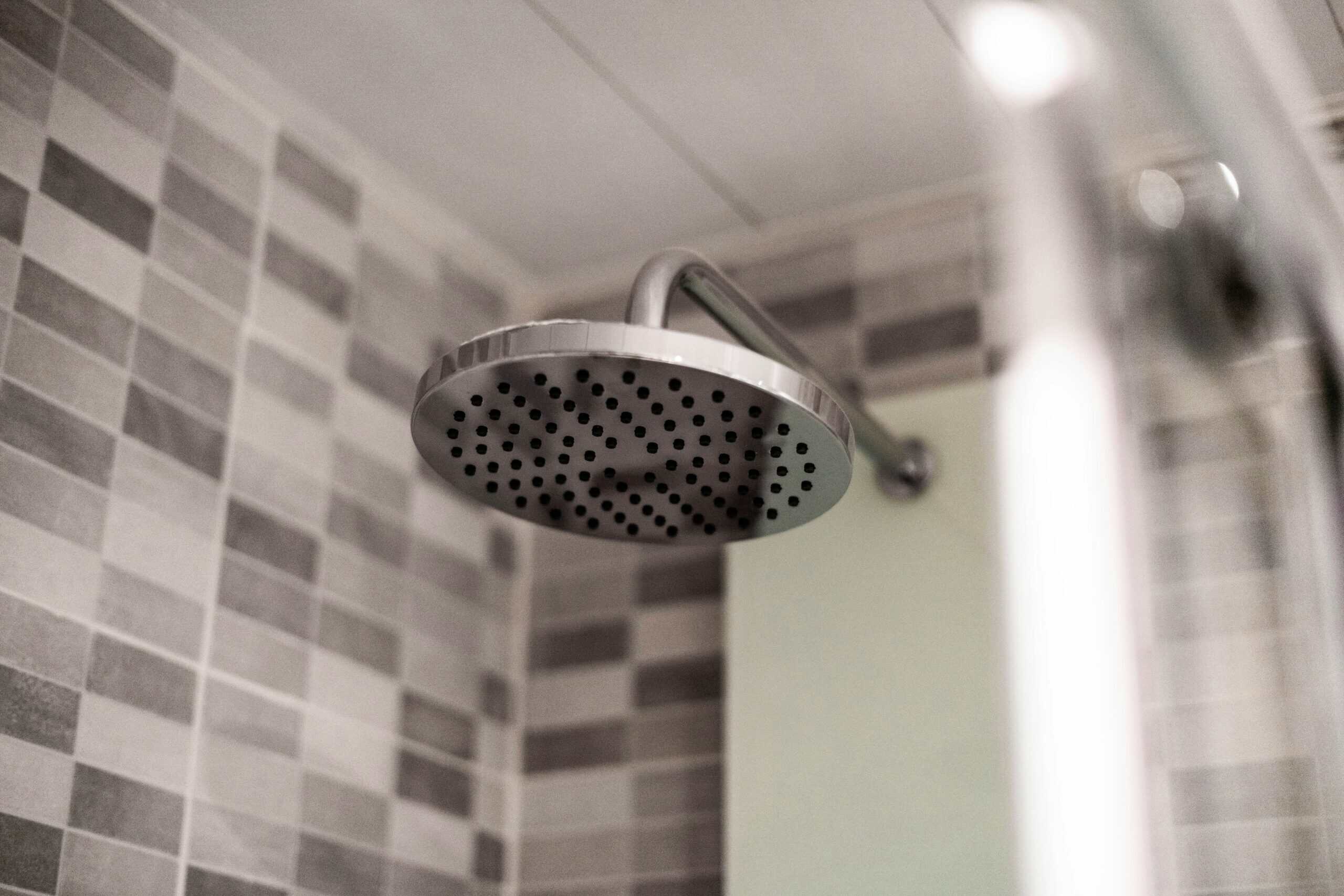 Best Shower Heads for Migraine Relief in 2026: Pressure, Temperature, and Water Quality