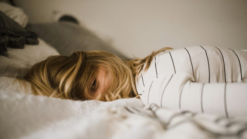 Can Oversleeping Trigger a Migraine: Sleep Timing, Routine, and Weekend Patterns