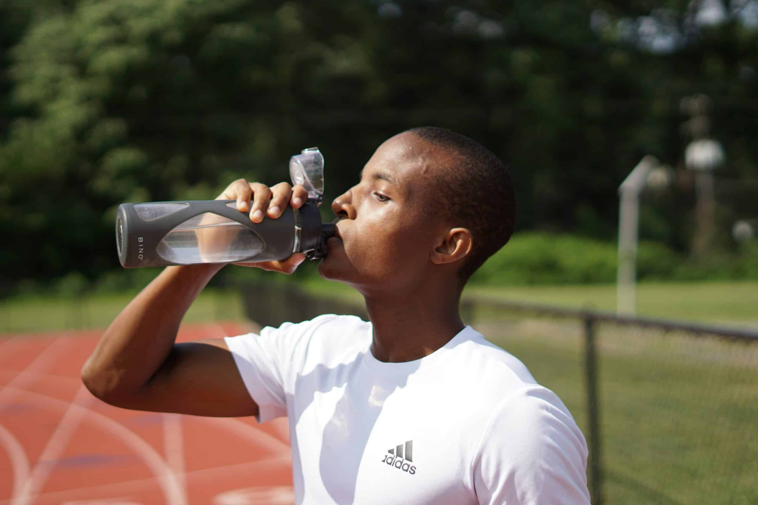 Best Water Bottles for Migraine Hydration in 2026: Capacity, Tracking, and Habit