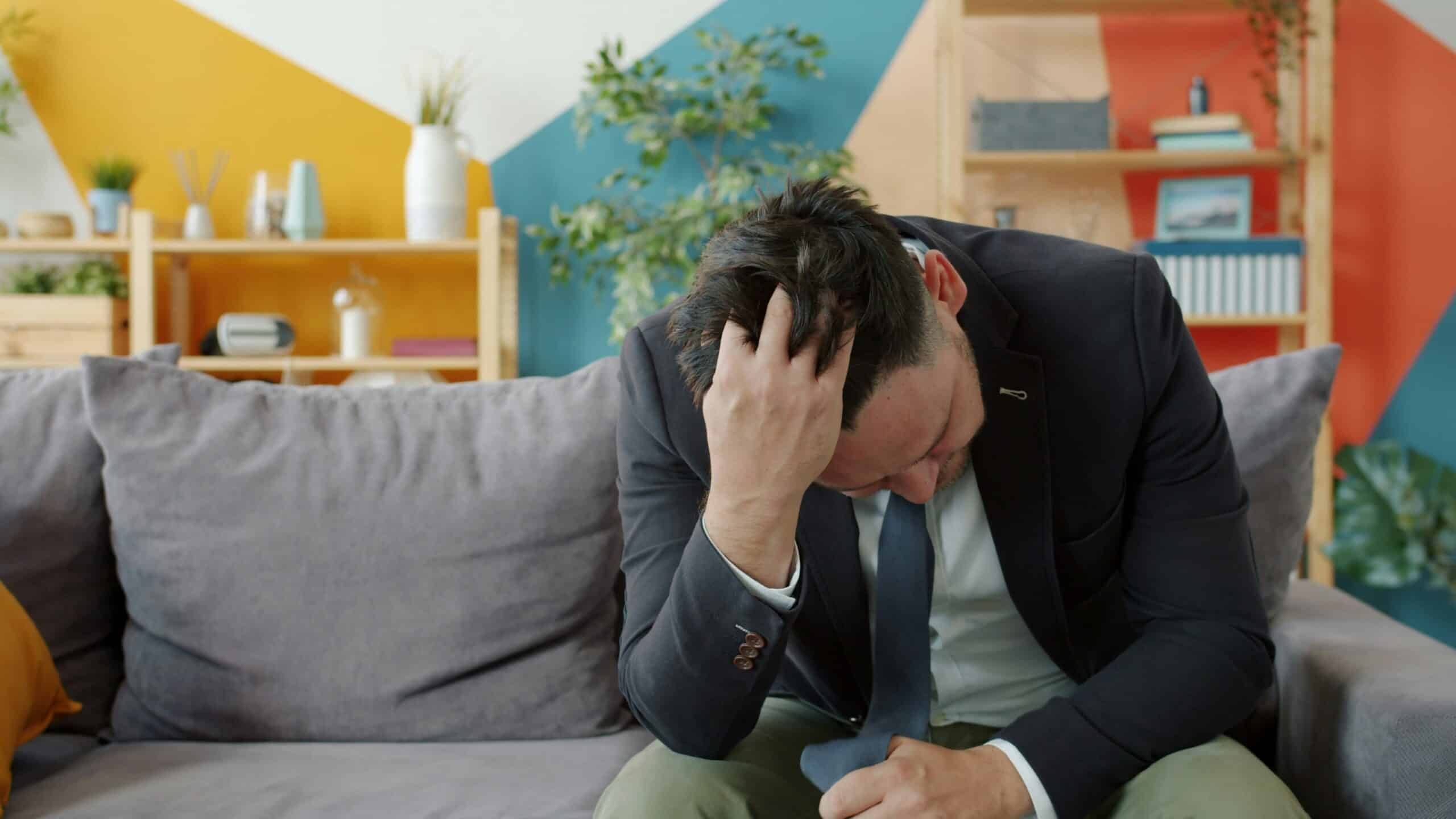 How to Handle a Migraine at Work When You Can’t Leave: Practical Steps for Getting Through