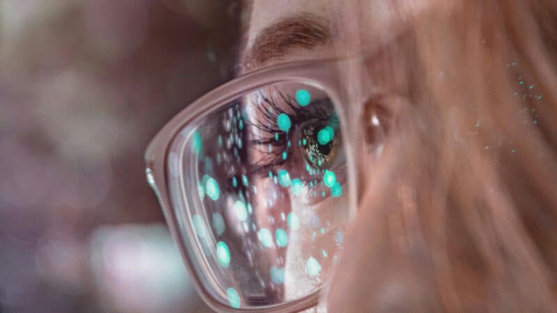 Do Blue Light Glasses Help Migraines? What the Evidence Actually Shows About Tinted Lenses and Light Sensitivity