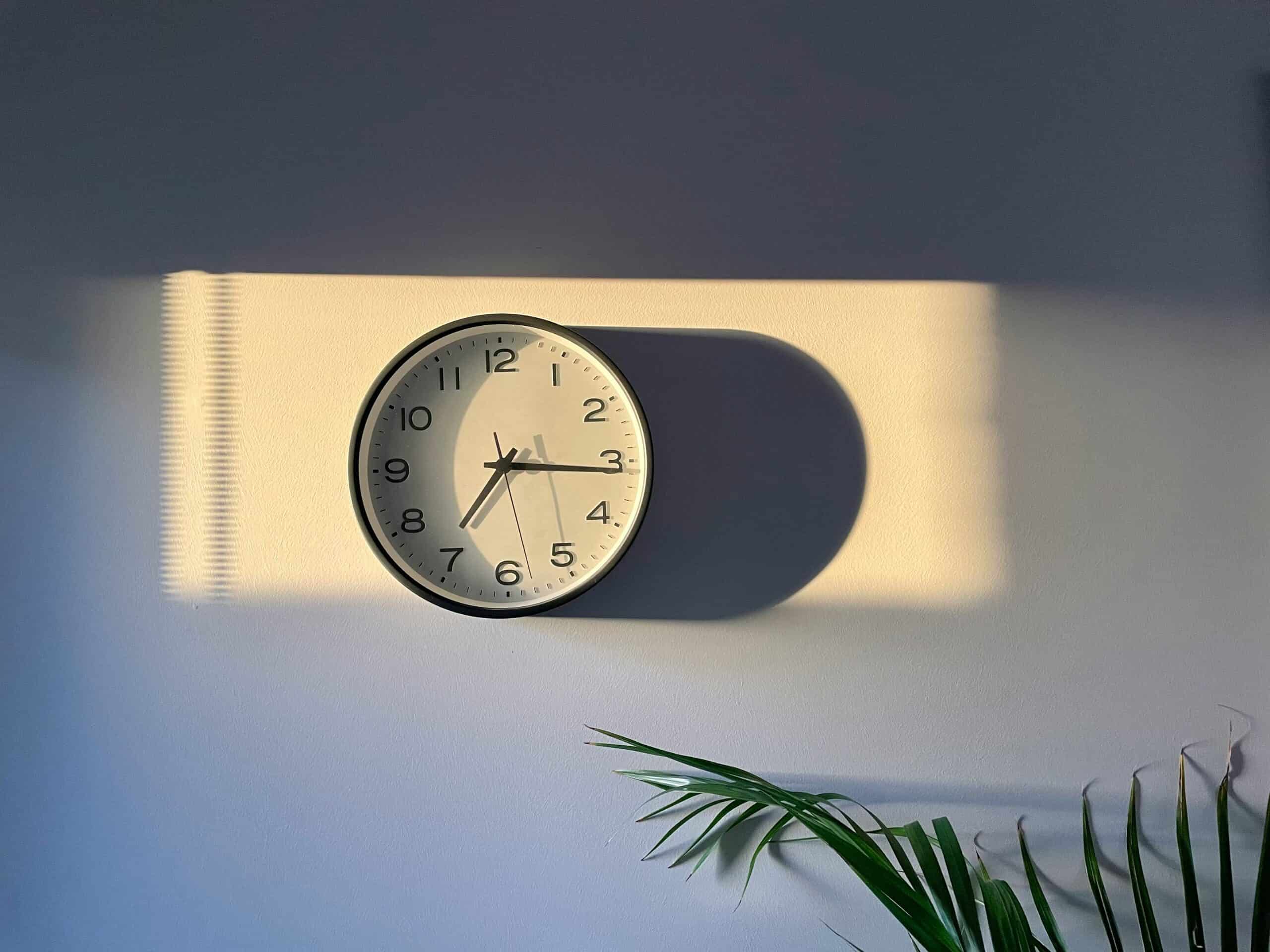 How Does Daylight Saving Time Affect Migraines? What the Clock Change Does to Your Head