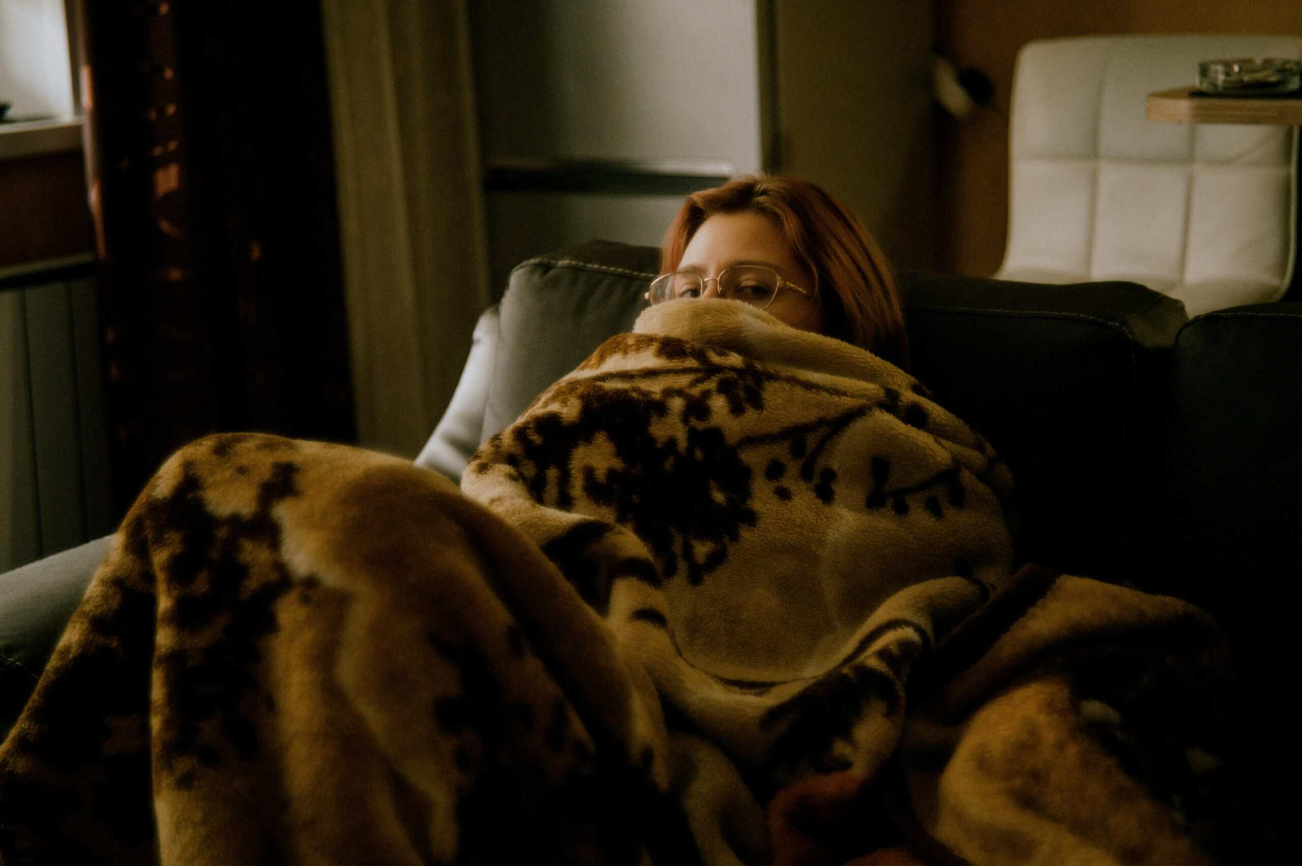 Do Migraines Cause Chills: Why You Shiver Without a Fever