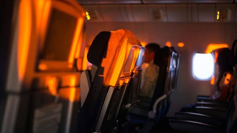 How to Fly With a Migraine: Cabin Pressure, Dehydration, and a Calmer Flight Plan