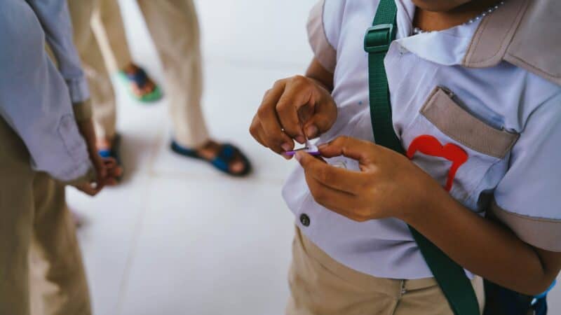 Can a Child Take Migraine Medication at School: Authorization Forms, Self-Carry, and Why Timing Matters