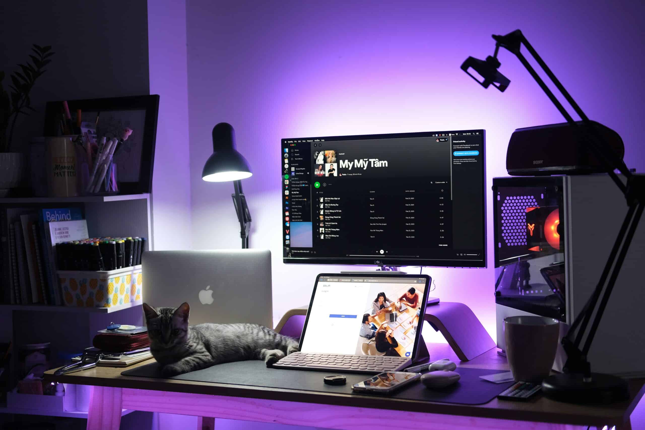 Migraine Workspace Setup Calculator: Screen Distance, Height, and Brightness That Reduce Visual Strain