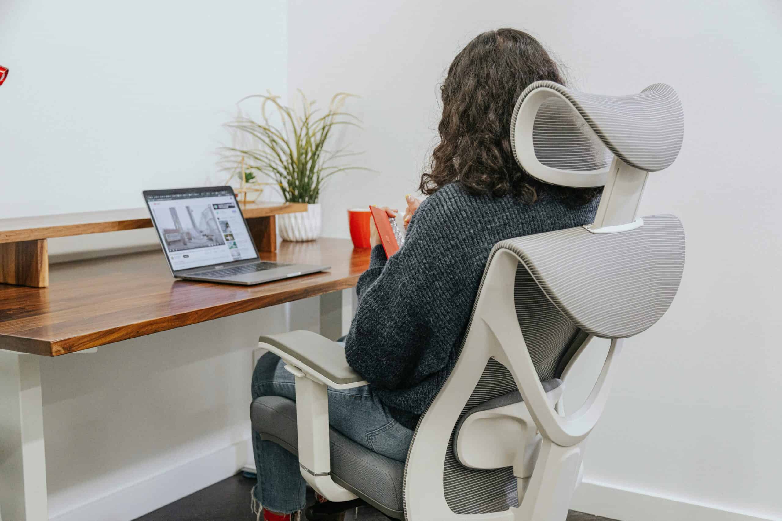 Best Lumbar Supports and Seat Cushions for Office Chairs in 2026: Fixing a Chair You Already Own