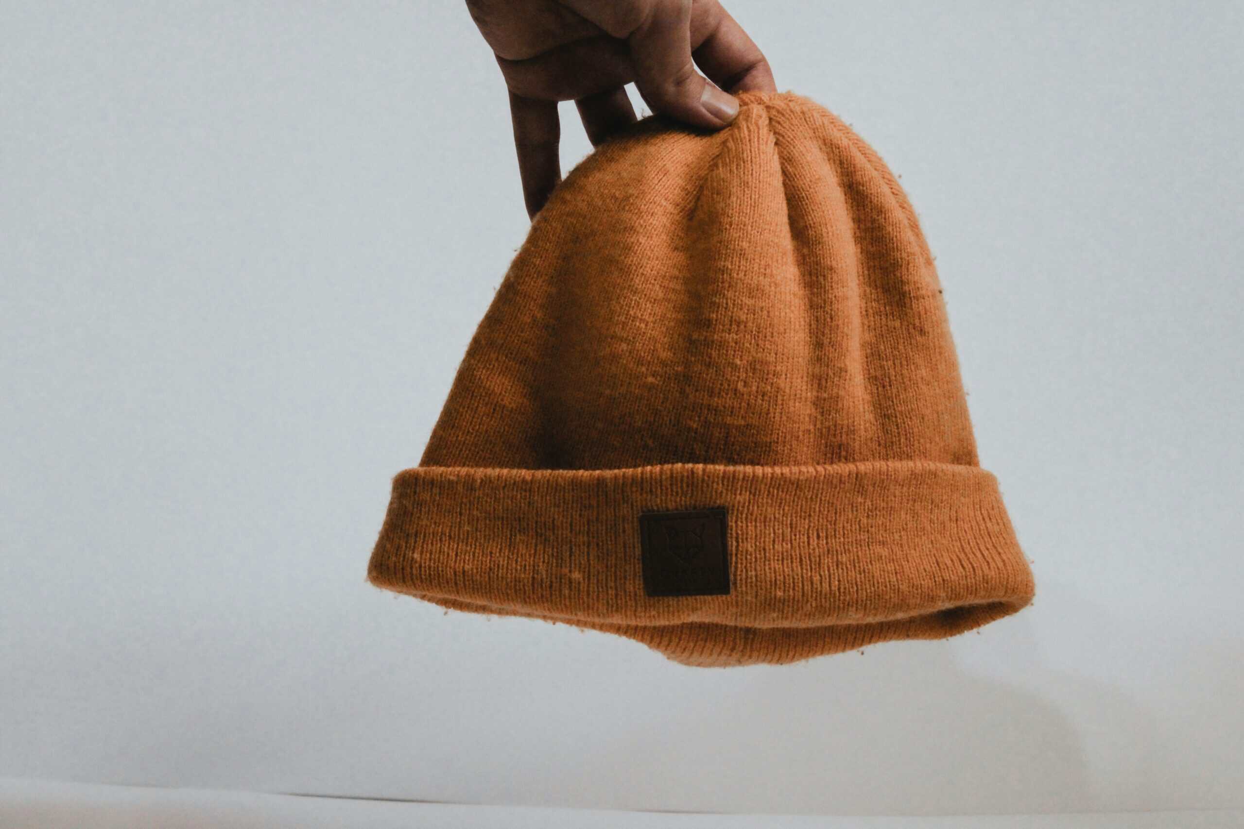 Best Soft Beanies for Head Sensitivity in 2026: Seamless Knits, Sleep Caps, and Zero-Pressure Fits