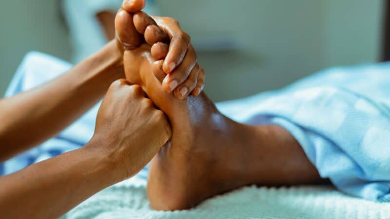 Best Foot Massagers for Migraine Relief in 2026: Away From the Head, Low Sensory Load