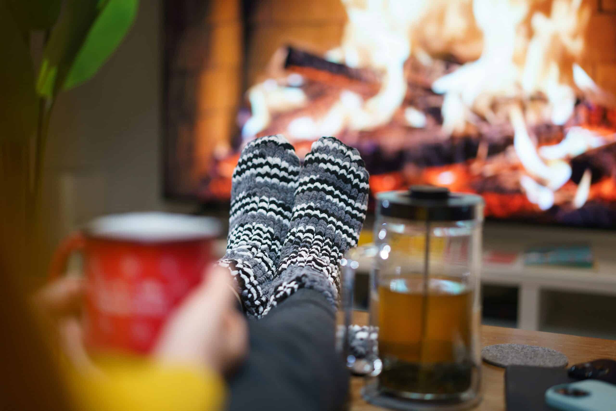 Best Heated Socks and Foot Warmers for Migraine in 2026: Battery Socks, Heat Packs, and Warming the Extremities
