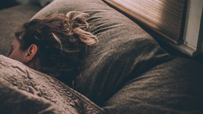 Migraine Sleep Consistency Calculator: Measure Your Bed and Wake Time Variance Across the Week
